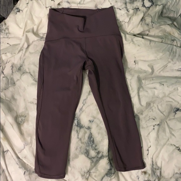 Lululemon Black Current Train times crops 17’’ - Picture 3 of 8